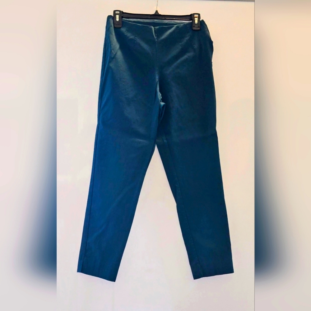 Beautiful aqua-green women's pants size 12 with side zip and clasp.